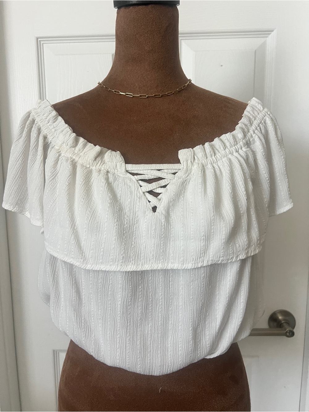 AE Off-Shoulder White Lace-Up Crop Top